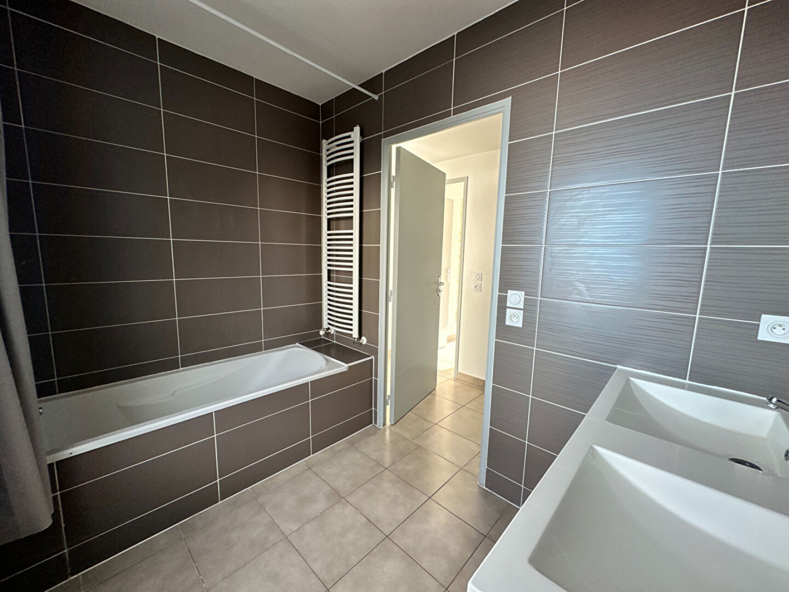 Image_, Appartement, Ville-la-Grand, ref :13812b